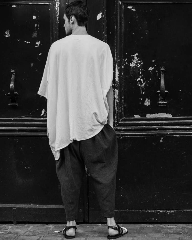 Roggykei Funi Pullover T-Shirt - FALLOW