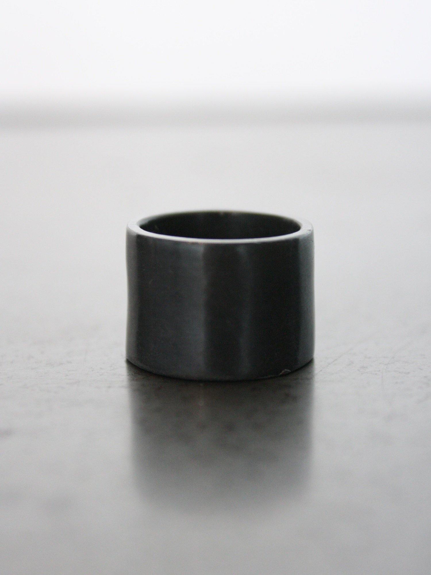 Redivivo Black Resin Ring