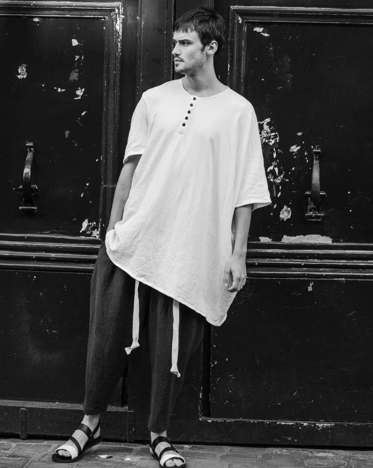 Roggykei Funi Pullover T-Shirt - FALLOW